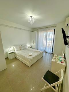 Summerland Seaview Apartments - 7