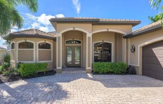 Bellevue - Gulf Access Pool Home - Tiki Hut & Dock - 9