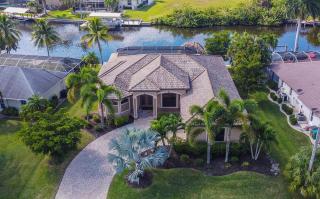 Bellevue - Gulf Access Pool Home - Tiki Hut & Dock - 8