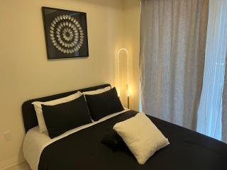 Enjoy Lux Condo steps from Vaughan Mills entry 4A - 7