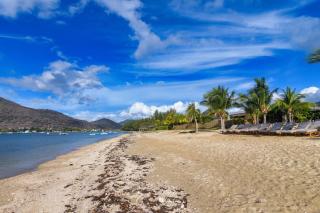 Amaris Apartment Beachfront by Oceanaxe Holidays - 9