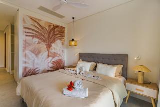 Amaris Apartment Beachfront by Oceanaxe Holidays - 3