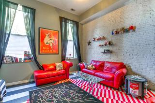 Heart of St Louis! Walkable Soulard Apt with Loft - 5