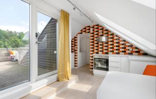Attic apartment in villa with rooftop terrace - 9