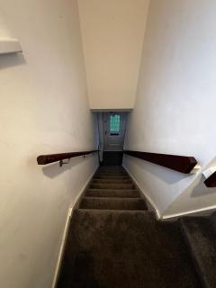 Central 2 bed Apartment Bangor - 8