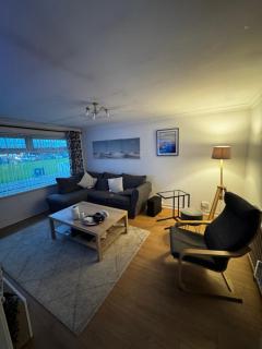 Central 2 bed Apartment Bangor - 3