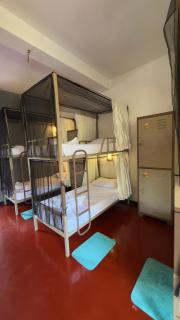 Rustic Hostel & Restaurant - 4