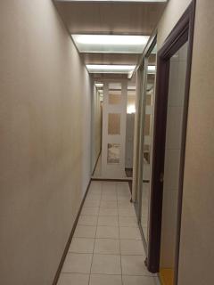 Білі апартаменти на Кельнському бульварі - 1