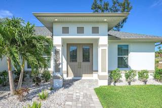 Blue Sapphire - Modern Vacation Home Cape Coral - 8