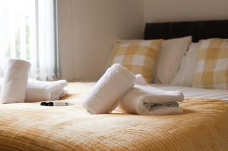 Queen Mary's - 2 Ensuites - Wi-Fi - Free Parking - 3