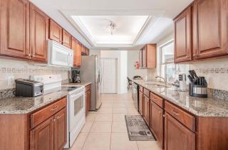 Boca 3b/2 bath, Located in a quiet residential nei - 1