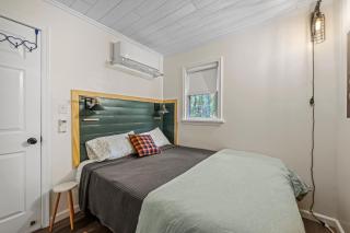 A Humble Abode - - Pet Friendly, Fire Pit, Deck, Grill, Wood Stove, Games, Wifi, 6 acres - 3