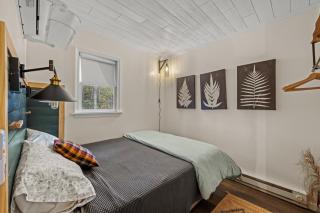 A Humble Abode - - Pet Friendly, Fire Pit, Deck, Grill, Wood Stove, Games, Wifi, 6 acres - 4