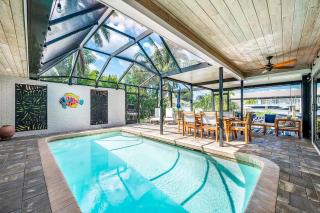 Bungalow Breeze - 4 Bedroom 3 Bath Coastal Flair - 0