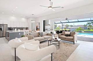 Canal Breeze - Luxury and Spacious 5 Bedroom Villa with Gulf Access - 6