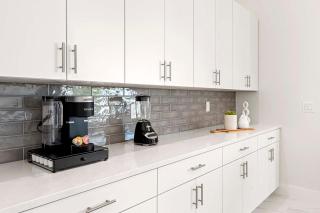 Canal Breeze - Luxury and Spacious 5 Bedroom Villa with Gulf Access - 1