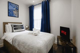 Bedford Short and Long Stay, Free Wi-Fi, Parking & Sleeps 8 - 6