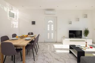 Crystal Holiday Home - 2