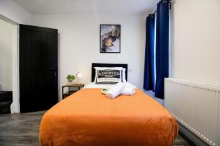 Bedford Short and Long Stay, Free Wi-Fi, Parking & Sleeps 8 - 3