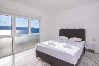 Crystal Holiday Home - 3