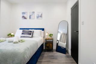 Bedford Short and Long Stay, Free Wi-Fi, Parking & Sleeps 8 - 7