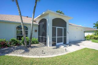 Cape Haven - Southern Facing Pool Area - 8