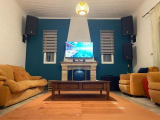 Mama’s Sunshine Garden Villa - 1