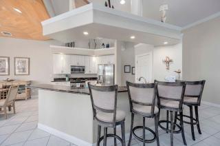 Cape Vista Tropical Waterfront Vacation Home Cape - 1