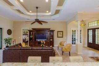 Cape Life - Florida Lifestyle at its Best - 2