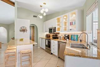 Casa Azul - 3 Bedroom and Den 2 Bath Coastal Flair - 2