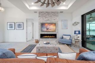 Castaway Cape - Luxury Rental with Outdoor Kitchen - 7