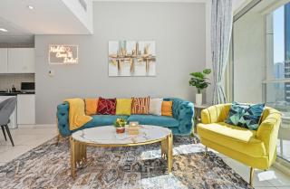 Vibrant 1 Bedroom Marina View - Stylish and Bright Stay - 8