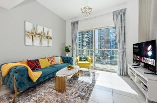 Vibrant 1 Bedroom Marina View - Stylish and Bright Stay - 9