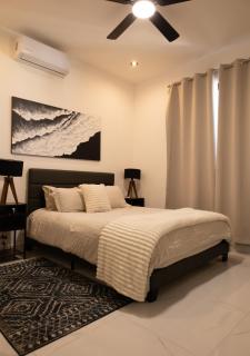 Beautiful Upscale Modern home with Private Pool 4E - 4