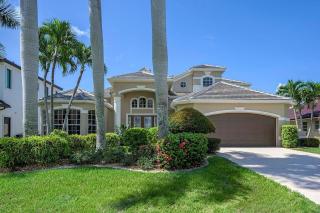 Charlotte`s Terrace - Kayaks - near Cape Harbor - 9