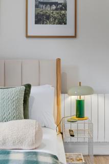 Stylish 1 Bed Edinburgh City Centre Apartment - 4