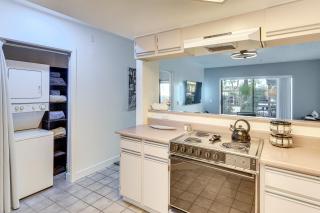 Queensbay Resort Condo Walk to Rotary Park! - 2