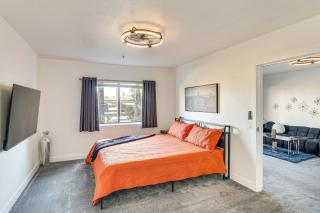 Queensbay Resort Condo Walk to Rotary Park! - 1