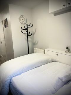 Modern Studio with Free Parking Near City Airport and ExCeL - 2