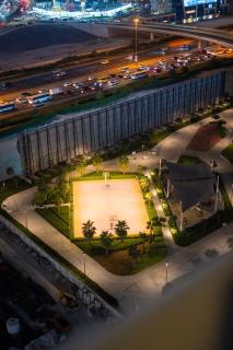 Venetian - High Floor 2BR Residence with Incredible Burj View - 4