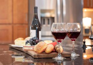 Echos Escape with Hot Tub and Tiki Bar - 3