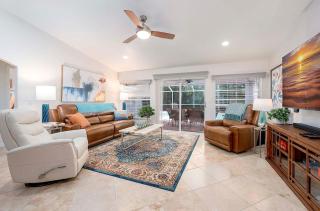 Echos Escape with Hot Tub and Tiki Bar - 2