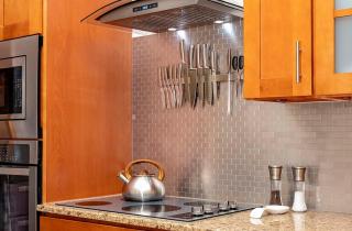 Echos Escape with Hot Tub and Tiki Bar - 1