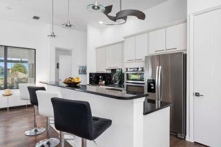 Del Sol - Amazing Modern Home with Hot Tub and Tiki Hut - 3