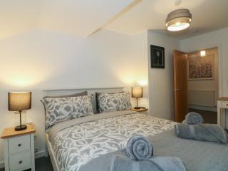 32B Bank Street - 1
