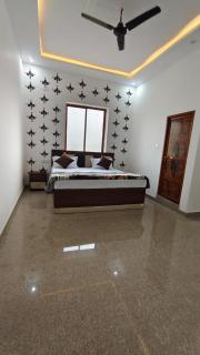 Radhey Krishna Hotel By DreamStay - 7