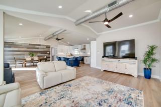 Fish, Boat and Relax! Lake Fork Home with Shared Dock - 2