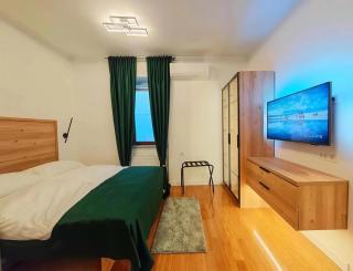 Tesla Street Retreat - 6