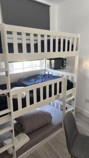 Trio Den in Zone 2 - Willesden Green - 5