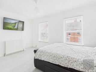 3 Bed House in Reading Area - 4
